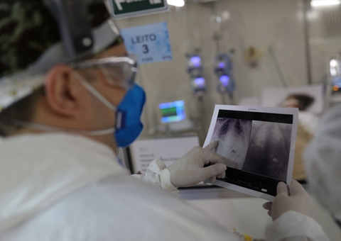 Mortes param de cair e indicam início de nova onda de casos no Brasil