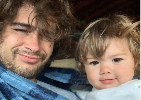 Rafael Vitti encanta ao mostrar Clara Maria ‘andando’ de skate