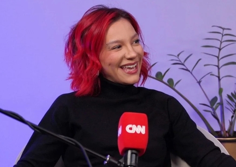 Priscilla anuncia casamento com namorado André Laudz