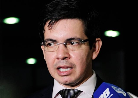 CPI da Covid: Senador Randolfe Rodrigues prepara lista com 18 alvos 