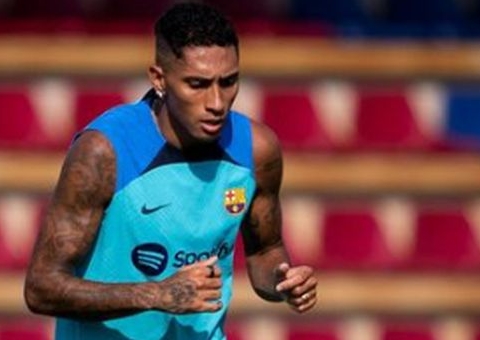 Com expulsão de Rafinha, time fica sem lateral-direito de ofício