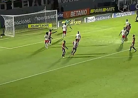 RB Bragantino faz dois gols em três minutos e vence o São Paulo de virada