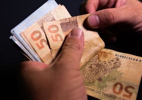 PEC do 'Novo Bolsa Família' é entregue aos presidente da Câmara e Senado