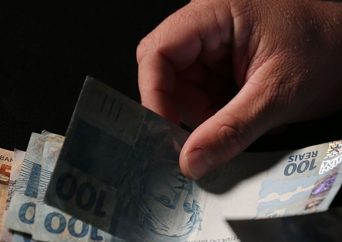Caixa libera abono salarial para trabalhadores nascidos em agosto