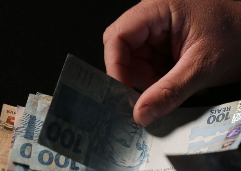 Caixa libera abono salarial para trabalhadores nascidos em dezembro