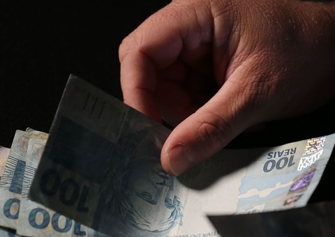 Auxílio Brasil é pago hoje a beneficiários com NIS final 4