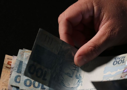 Crédito consignado: doze empresas estão suspensas por irregularidades