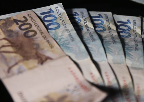 Patrão que paga mais ao homem do que a mulher será multado, prevê projeto