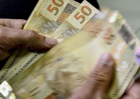 Câmara aprova MP que define salário mínimo em R$ 1.212