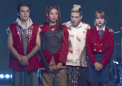 Rebelde da Netflix ganha trailer oficial com trecho de 'Sólo Quédate en Silencio'