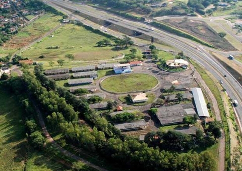 Juiz proíbe evento que contaria com 2 mil pessoas para recepcionar Jair Bolsonaro 