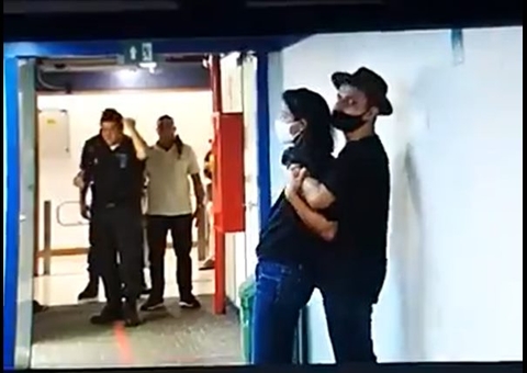 Homem que invadiu Globo e fez repórter Mariana Araújo refém deixará prisão