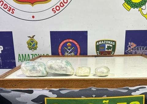 Drogas avaliadas em R$ 11 mil são encontradas em fraldas dentro de barco no Amazonas