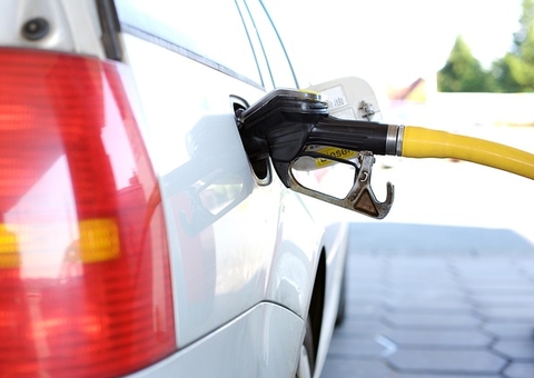 Postos de Manaus reduzem preço da gasolina, mas valor segue mais caro do país