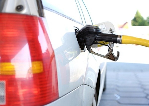 Encher o tanque ficou até R$ 95 mais caro de janeiro a outubro