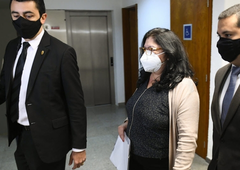 Servidora do Ministério da Saúde pede intervalo de 5 minutos na CPI