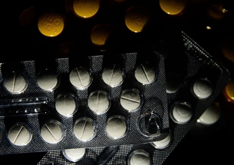 Anvisa alerta para riscos da automedicação