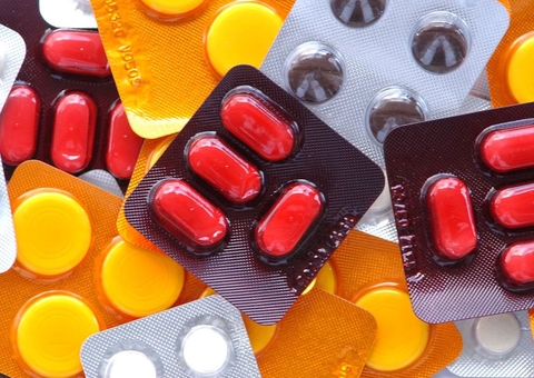 Saúde negocia entrega de 2,8 milhões de medicamentos para intubação