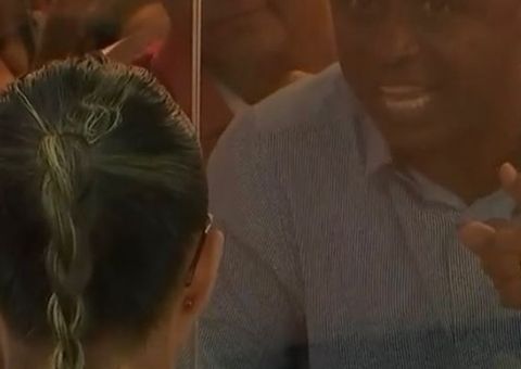 Irmão de Diogo Almeida dá recado para Renata na Vitrine do Seu Fifi