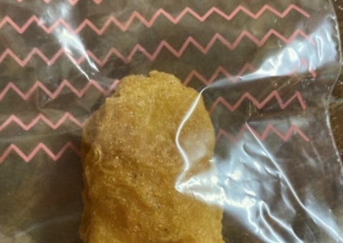 Nuggets em forma de Among Us é vendido por US$ 99 mil