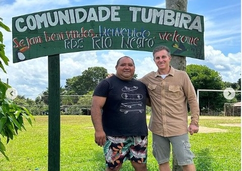 Luciano Huck conhece turismo de base comunitária no Amazonas