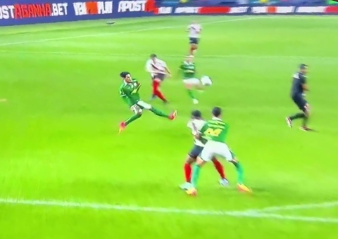 Palmeiras vence Atlético-GO por 3 a 1 e assume liderança do Brasileirão