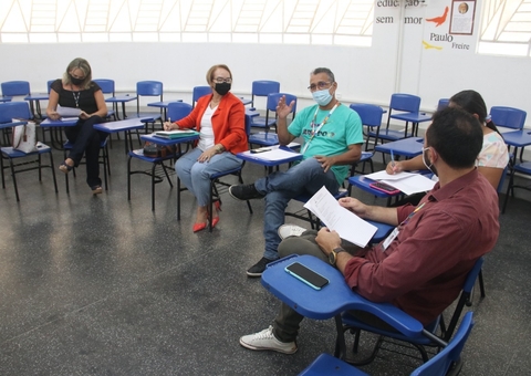 Reunião da Prefeitura visa prevenção à covid em escolas de Manaus 