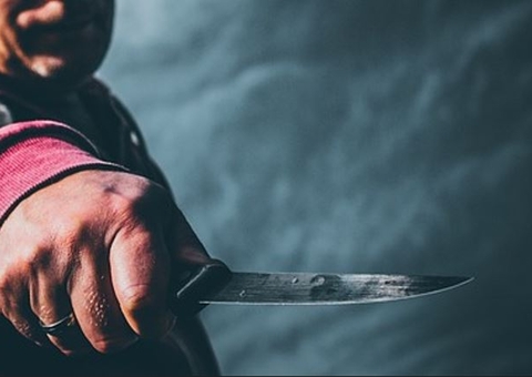 Briga de bar termina com dois homens esfaqueados em Manaus