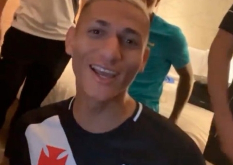 Richarlison afirma ser torcedor do Vasco e diz ver jogos na Inglaterra