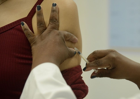 Covid-19: Brasil tem 21,6 mil novos casos e 137 óbitos