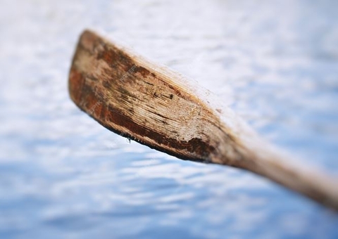 Dupla é espancada a golpes de remo após assaltar mulher em Itacoatiara