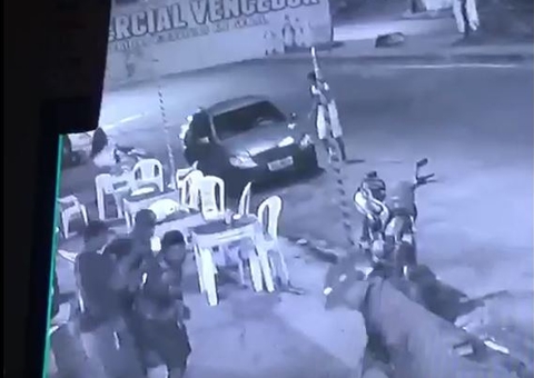 Cabo da PM é executado a tiros em bar em Manaus, veja vídeos