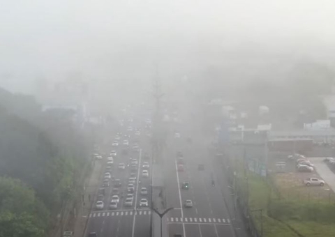 Manaus amanhece sob nevoeiro e frio com temperatura de 22°