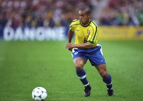 Roberto Carlos critica nível técnico da Copa e diz que Instagram atrapalha jogadores