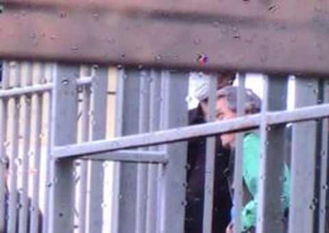 Roberto Jefferson chega ao presídio de Benfica, no Rio