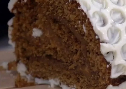 Ana Maria ensina como fazer rocambole de pão de Mel; confira