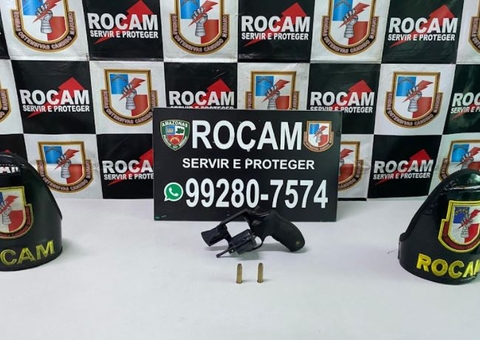 Idoso se treme ao ver Rocam e é preso com arma em Manaus