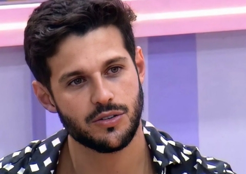 Rodrigo Mussi aparece pela 1ª vez após acidente; veja foto