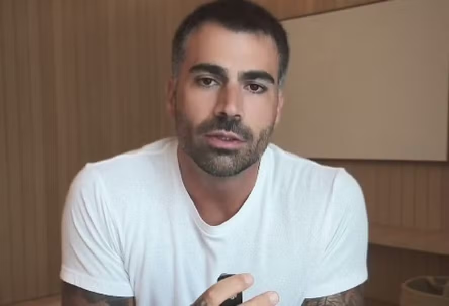 Ex-BBB Rodrigão será operado por robô nos EUA após sangramento no fígado