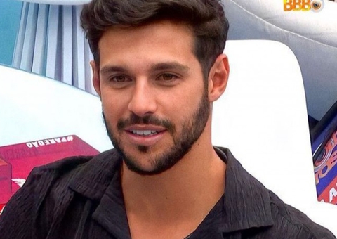 Ex-BBB Rodrigo Mussi divulga carta em primeira aparição após acidente