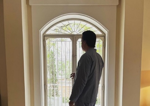 Rodrigo Faro viraliza ao aparecer caracterizado como Silvio Santos para filme