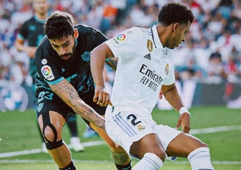 Rodrygo garante vitória do Real em jogo marcado por homenagens a Vinicius Júnior