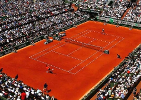 Dupla é desclassificada de Roland Garros após bolada em auxiliar
