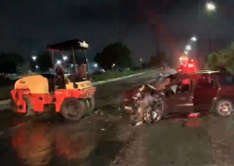 Acidente entre carro e rolo compressor deixa 6 pessoas feridas em Manaus