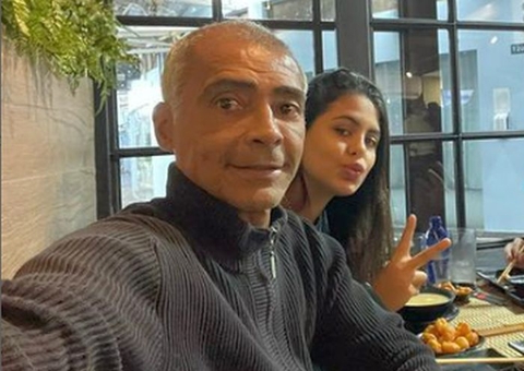 Romário comemora vitória nas eleições com festão e show de Belo