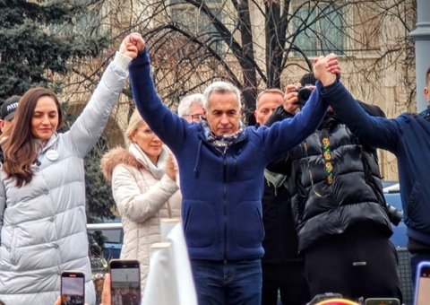 Autoridade eleitoral da Romênia barra candidato presidencial da ultradireita líder nas pesquisas