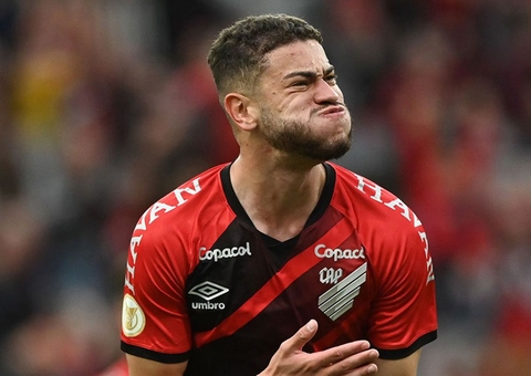 Athletico-PR supera Bragantino e sobe para 3º lugar no Brasileirão