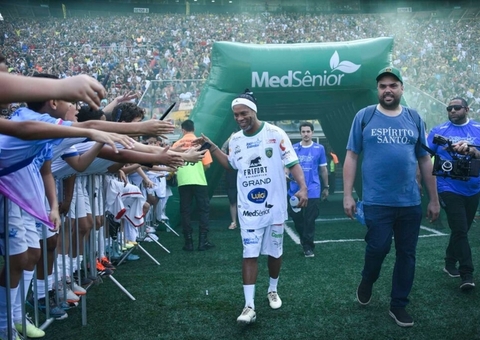 Manaus terá Campeonato de Embaixadinhas com Ronaldinho Gaúcho; inscrições gratuitas