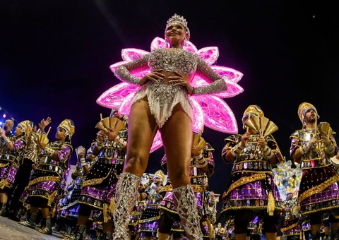 De campeã a rebaixada: Rosas de Ouro demite equipe após fiasco no Carnaval