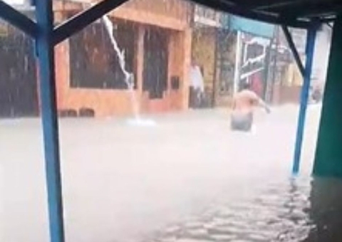 Chuva deixa diversos estragos em zonas de Manaus
